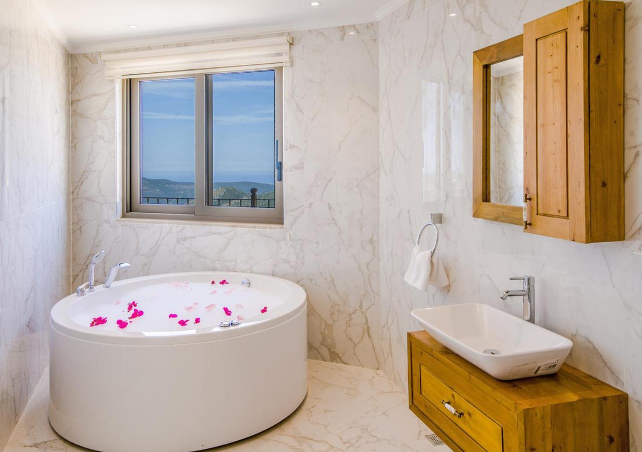 Villa 5 Sleeps 6 Isolated Pool See And Montain View-Villa Kartal Yuvasi Uzumlu  Exterior photo